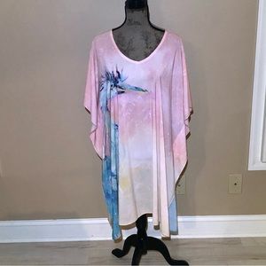 NWOT Leoma Lovegrove Pink With Tropical Bird Short Caftan. Size Medium